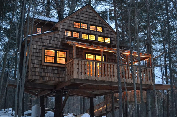 treehouse winter chalet