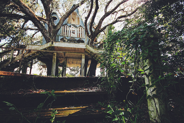 victorian-treehouse-pic-2